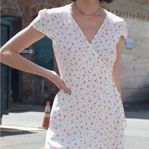 brandy melville robbie white mini wrap dress floral